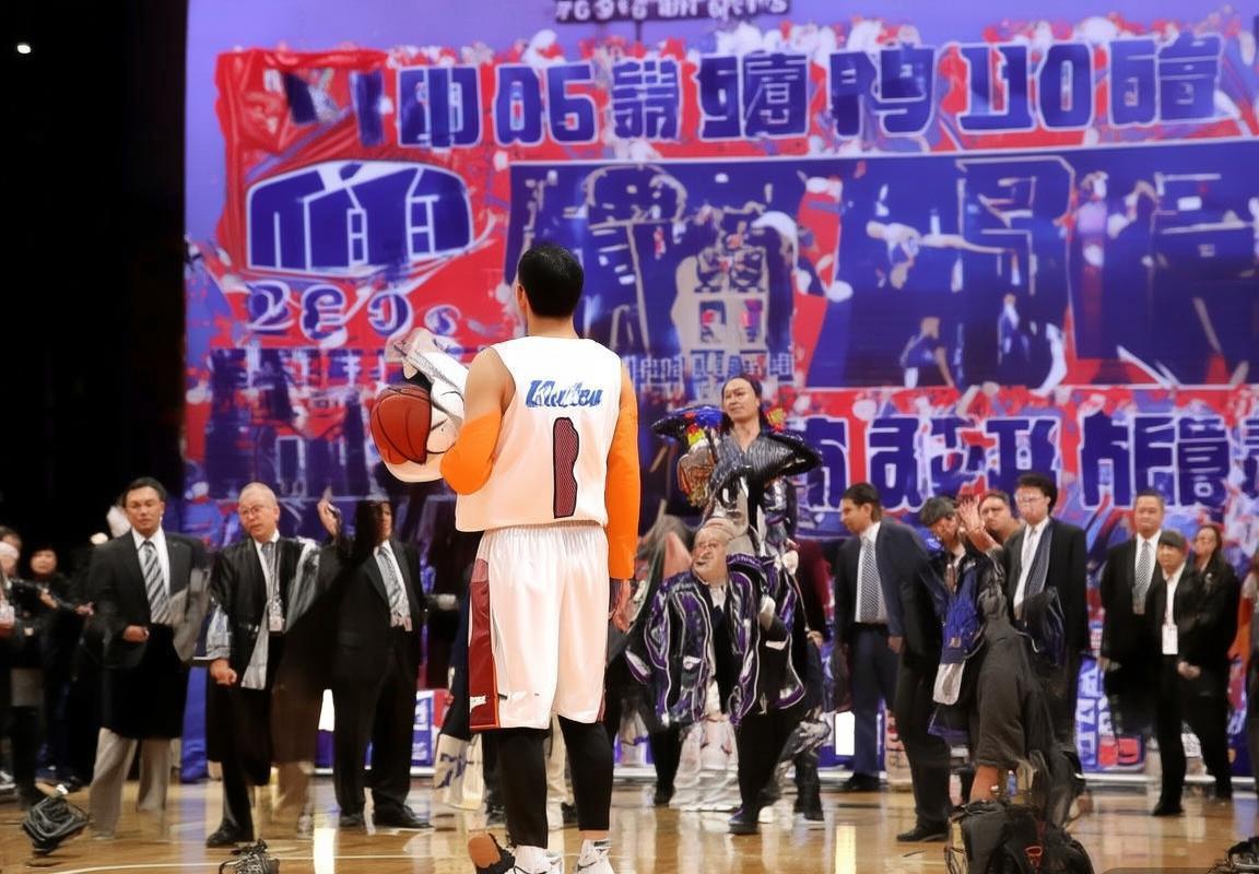 弗雷德·范弗利特：从NBA无名小卒到明星控卫的蜕变之路